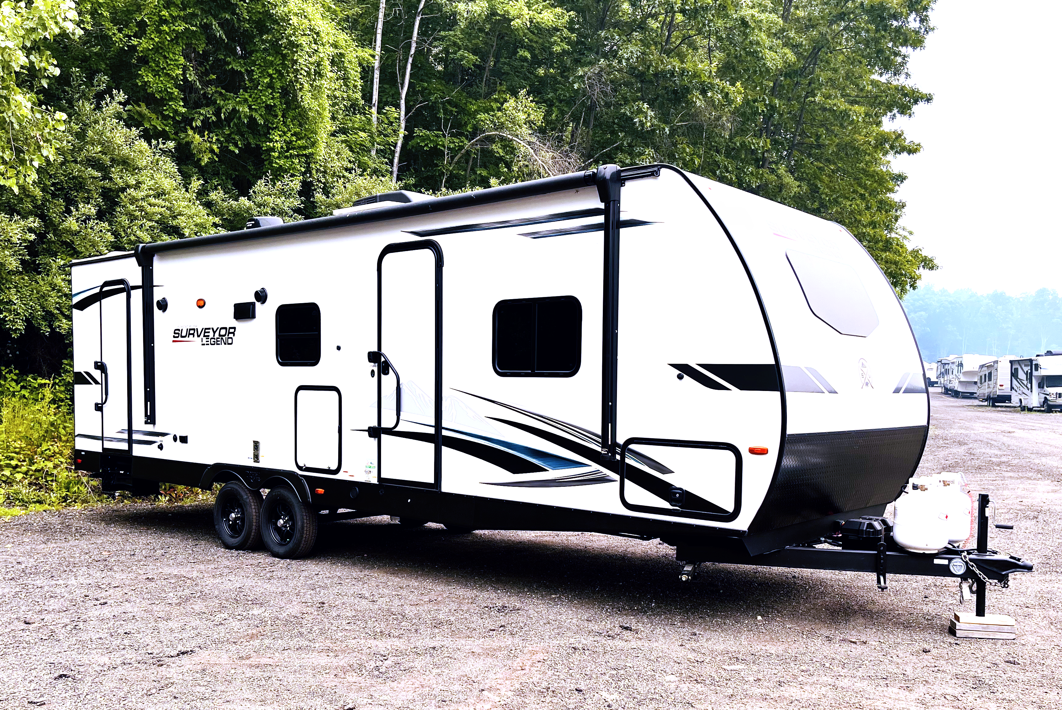 2022 FOREST RIVER 30' SURVEYOR LEGEND 276BHLE for Rental at 84 RV Rentals