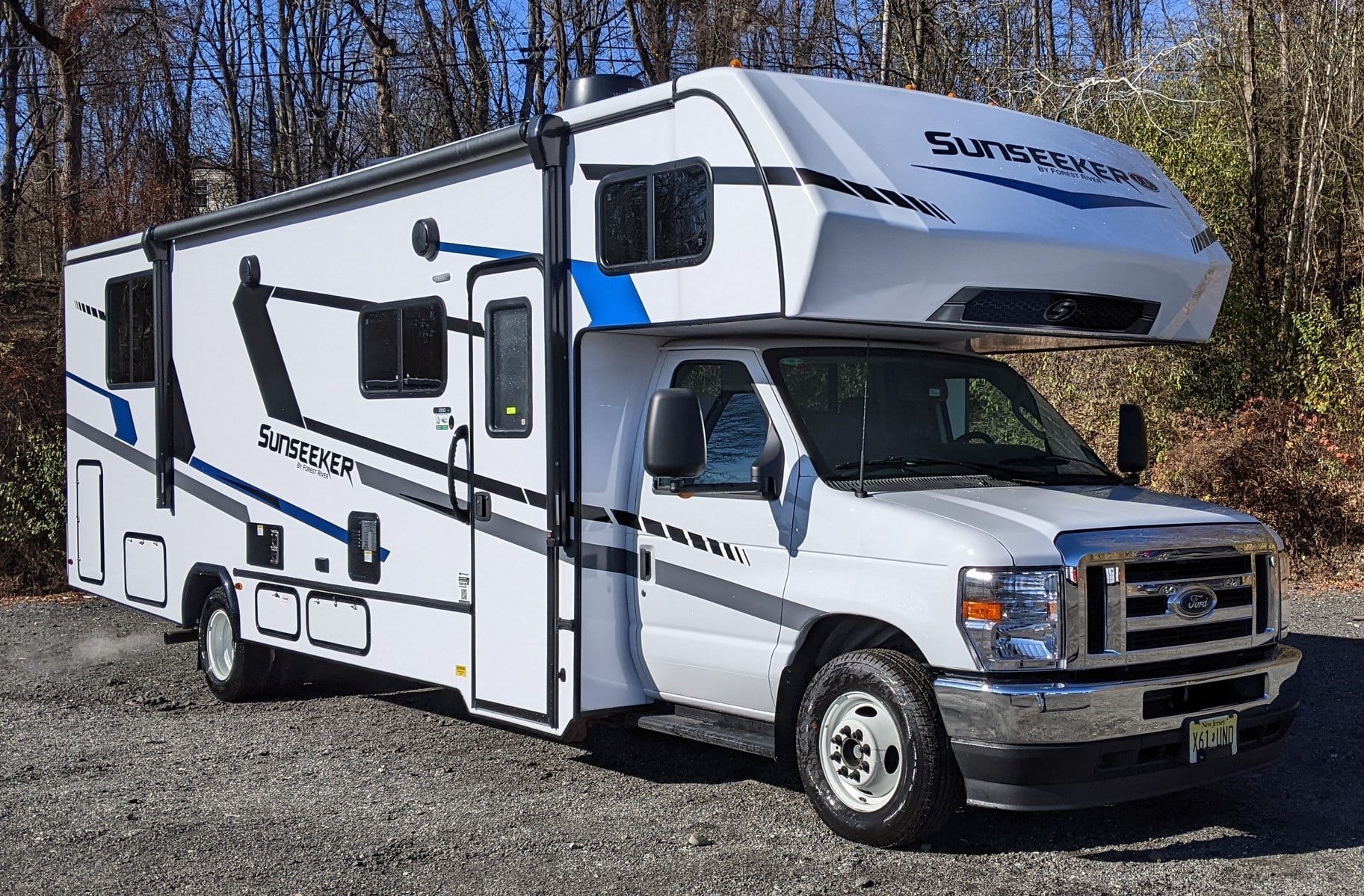 29′ Class C Motorhome for Rental at 84 RV Rentals